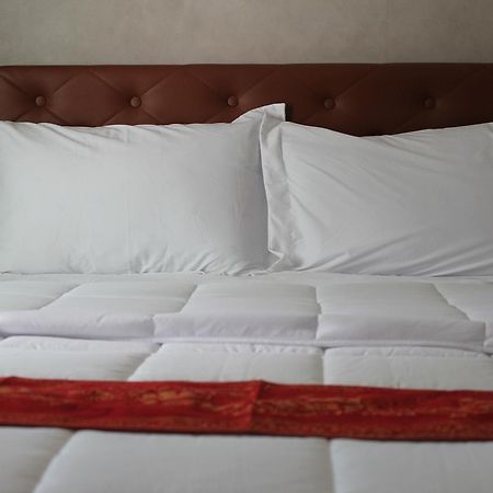 Everest Boutique Hotel Bangkok Extérieur photo