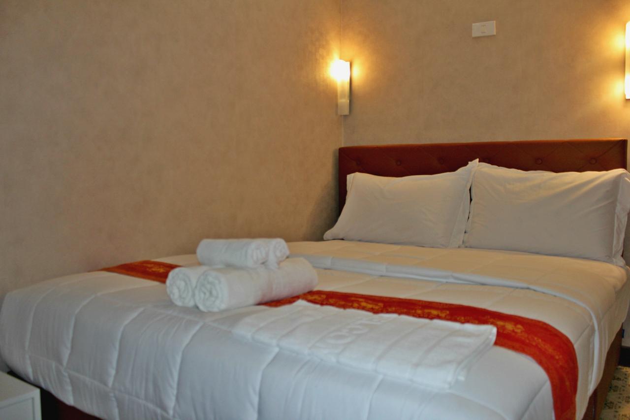 Everest Boutique Hotel Bangkok Extérieur photo