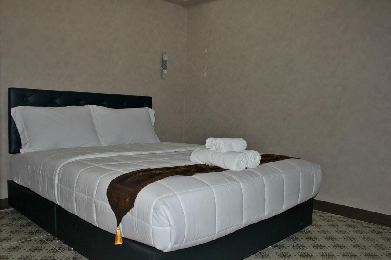 Everest Boutique Hotel Bangkok Extérieur photo