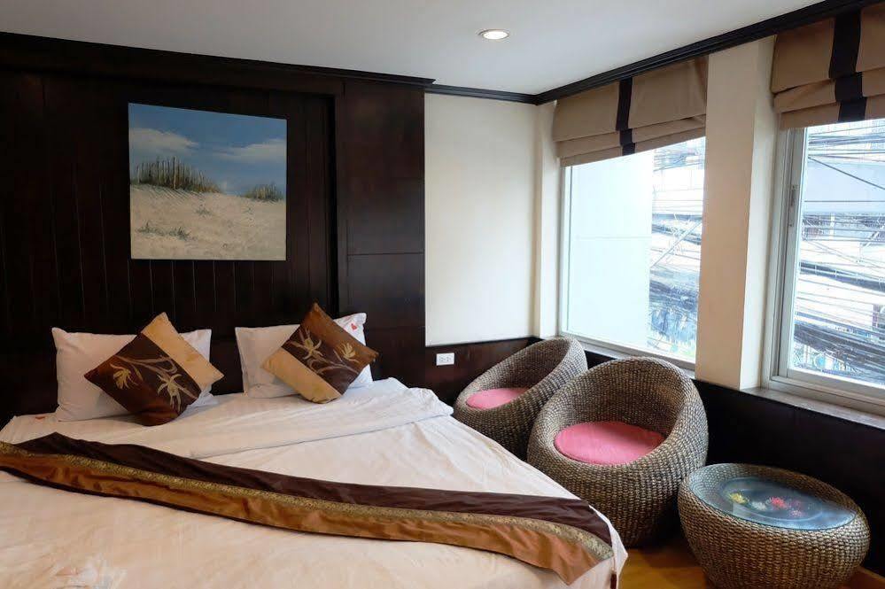 Everest Boutique Hotel Bangkok Extérieur photo