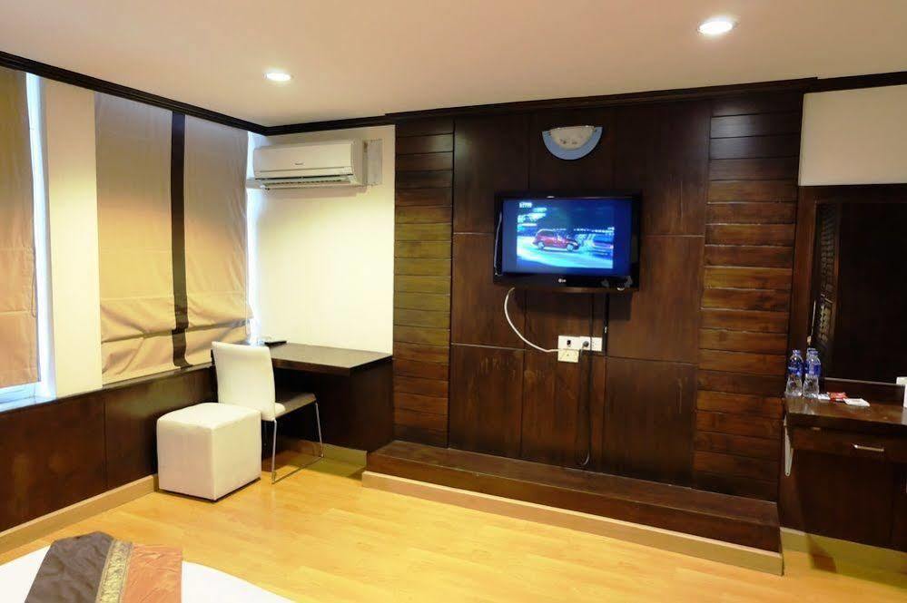 Everest Boutique Hotel Bangkok Extérieur photo