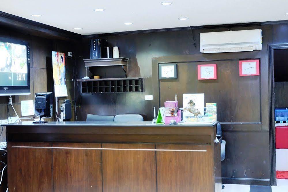 Everest Boutique Hotel Bangkok Extérieur photo